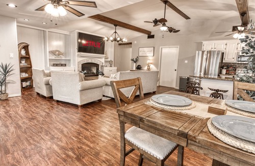 Jefferson House | WATERFRONT House - 4 BR/3 Kayaks/Hot Tub/Table Pool/Desk