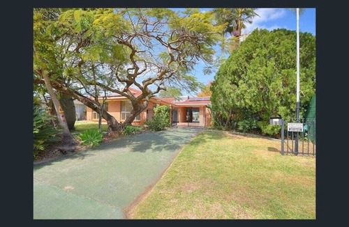 Mermaid Waters House | Waterfront House Mermaid Waters