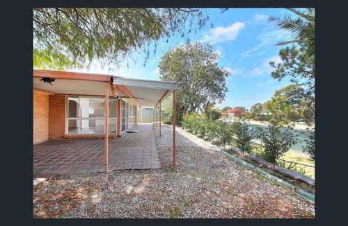 Mermaid Waters House | Waterfront House Mermaid Waters