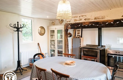 Vayrac House | WATERFRONT HOUSE