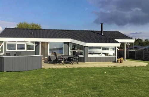Martofte House | Waterfront house in first row at Fyns Hoved