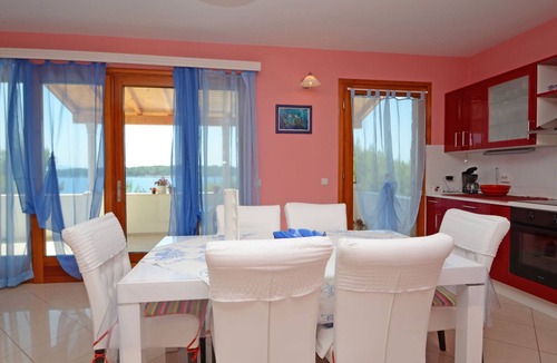 Prizba Villa | Waterfront house Kata by Villas Guide