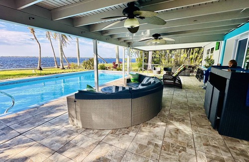 Fort Myers House | Waterfront House with Heated Pool, Jacuzzi & Private Dock