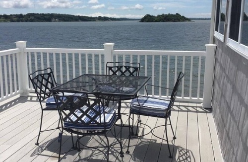 Portsmouth Cottage | Waterfront House With Panoramic Views