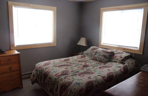 Ashland House | Waterfront House with Private Beach