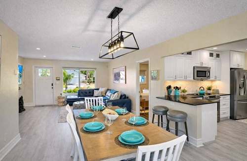 Tropic Palms House | Waterfront Htd Pool, Spa, Billiards, Lanai, Canal