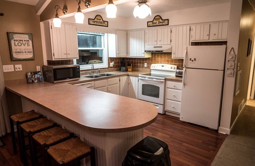 Treasure Lake House | Waterfront, huge yard, covered deck, new dock