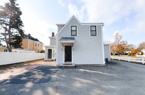 Hyannis Villa | Waterfront Hyannis Home Near Ferry