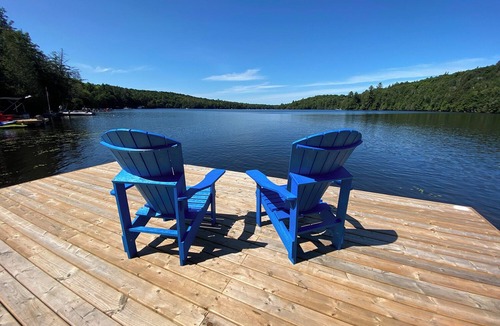 Lake of Bays Cottage | Waterfront in Style, EV Chrgr, Firepit, Canoe, Kayak, Dog OK