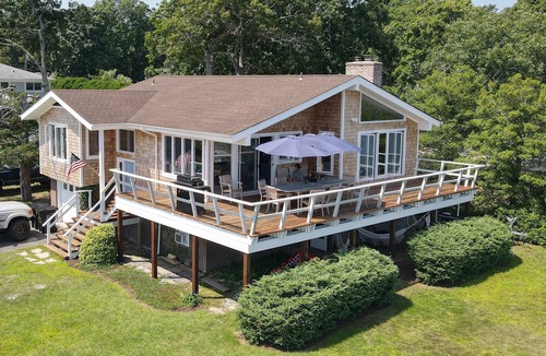 Hampton Bays House | Waterfront in the Hamptons · Waterfront | Mins to US Open| Private Water Access
