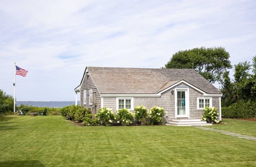 Wauwinet House | Waterfront in Wauwinet