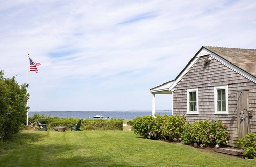 Wauwinet House | Waterfront in Wauwinet