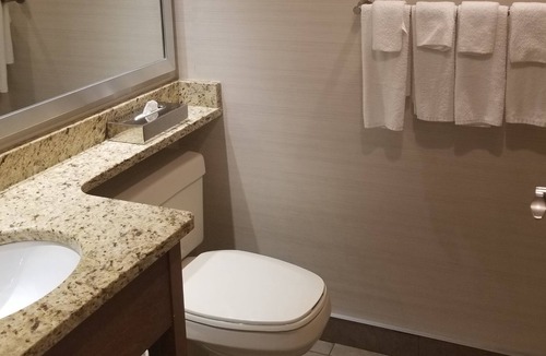 Temiskaming Shores Hotel | Waterfront Inn