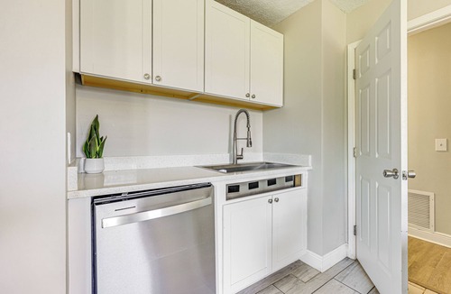 Highlands House | Waterfront JAX Townhome w/River Access!