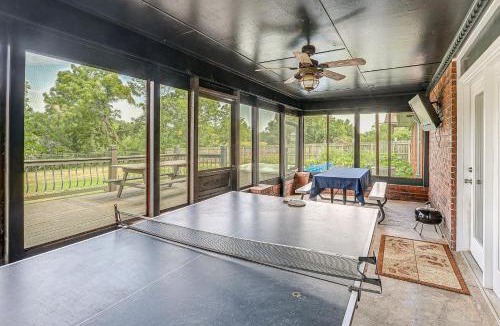 Arkansas City House | Waterfront Kansas Home with Private Fire Pit!