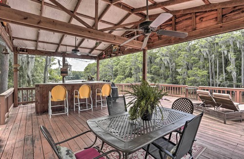 Jefferson Cottage | Waterfront Karnack Home w/Boathouse & Deck!