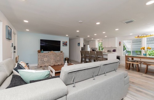 Cross Key Waterways House | Waterfront Key Largo Home 45’ Dock + Boat Lift 3BR/2.5BA Bay & Ocean Access