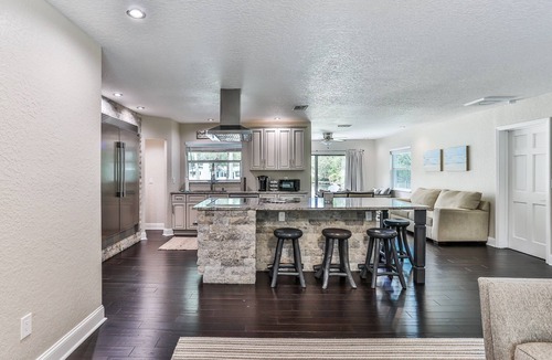 Crystal River House | Waterfront Kings Bay, Swim in Springs off the boat dock - Kayaks incl.