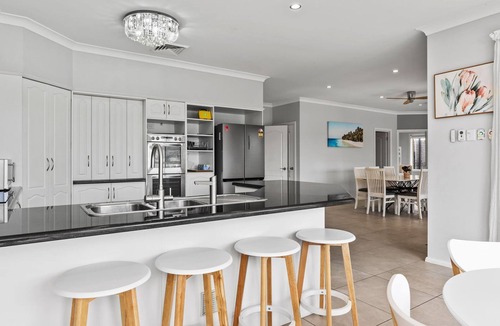 St Huberts Island House | Waterfront Luxury Pool-Spa-Jetty-Pool Table