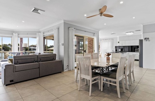 St Huberts Island House | Waterfront Luxury Pool-Spa-Jetty-Pool Table