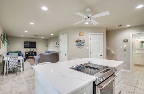 Lake Bridgeport House | Waterfront Lake Bridgeport Home w/Private Dock