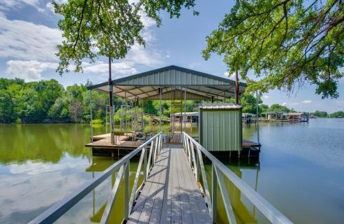 Lake Bridgeport House | Waterfront Lake Bridgeport Home w/Private Dock