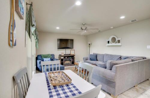 Lake Bridgeport House | Waterfront Lake Bridgeport Home w/Private Dock