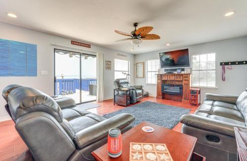 Burnet House | Waterfront Lake Buchanan Cottage w/Kayaks!