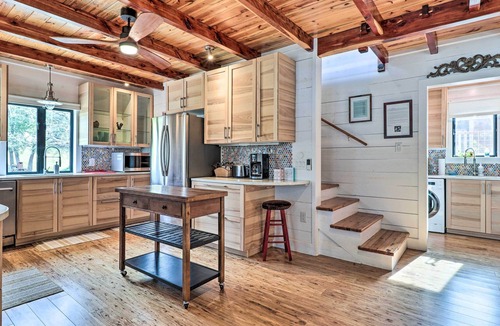 Burnet Cabin | Waterfront Lake Buchanan Cabin Retreat