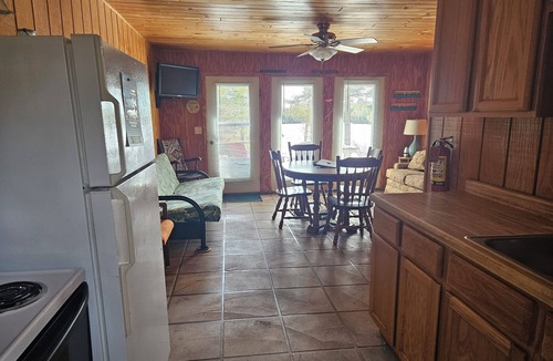 Hayward Cabin | Waterfront Lake Cabin