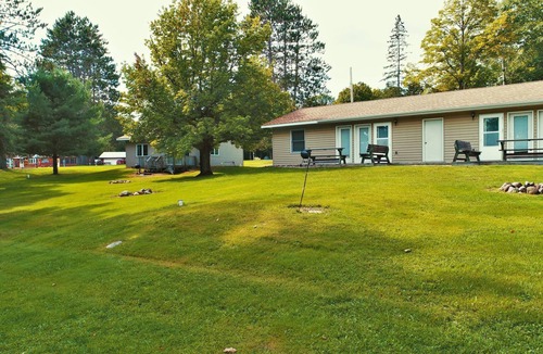Hayward Cabin | Waterfront Lake Cabin