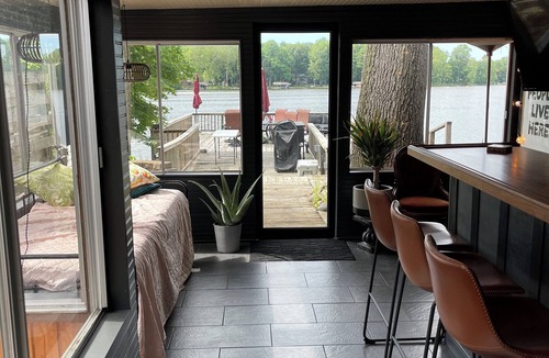 Monticello Cottage | Waterfront Lake Cottage n