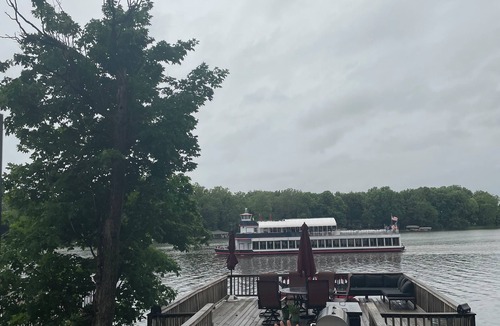 Monticello Cottage | Waterfront Lake Cottage n