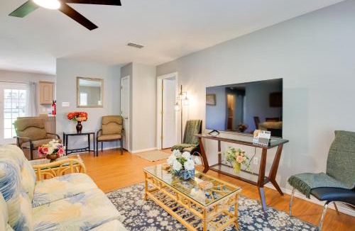 Emory House | Waterfront Lake Fork Getaway with Dock Access