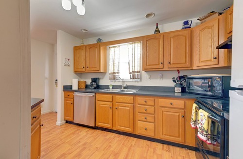 North Lake George House | Waterfront Lake George Retreat w/Shared Dock