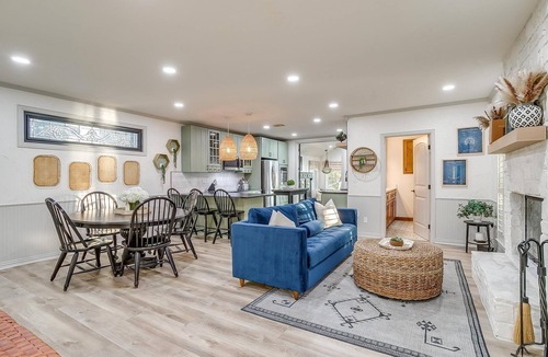 Palo Pinto House | Waterfront Lake Haven with Million Dollar Views