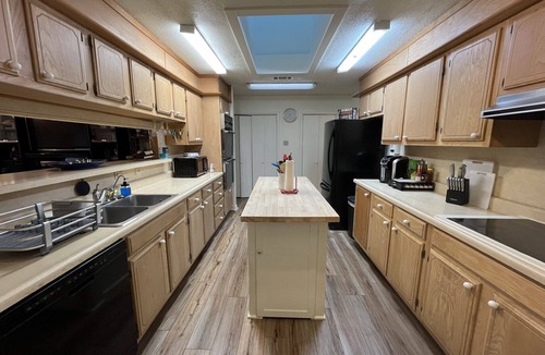 Azle House | Waterfront Lake House, sleeps 9, private boat dock, 1 mile from West Bay Marina