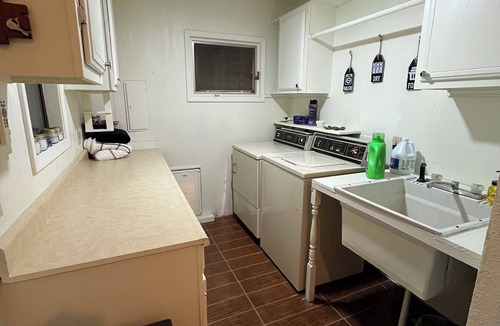 Azle House | Waterfront Lake House, sleeps 9, private boat dock, 1 mile from West Bay Marina