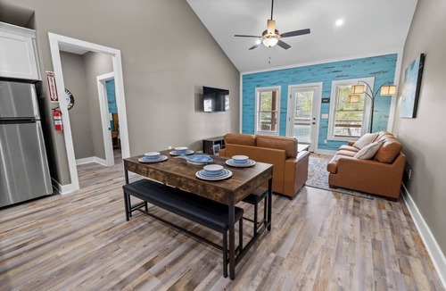 Six Mile House | Waterfront Lake Keowee Villa