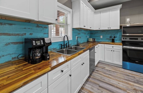 Six Mile House | Waterfront Lake Keowee Villa