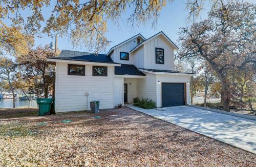 Granite Shoals House | Waterfront Lake LBJ Retreat w/Hot Tub & Deck!