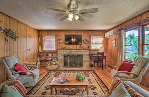 Little Kowaliga House | Waterfront Lake Martin Home w/Grill & Beach!