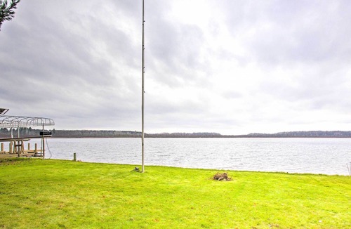 Cadillac Cottage | Waterfront Lake Mitchell Home w/ Sunset Views