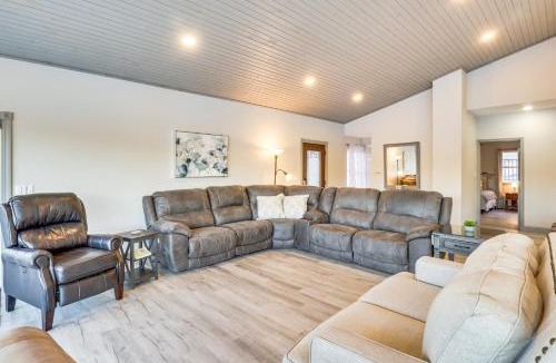 Roach House | Waterfront Lake of the Ozarks Home w/Private Dock
