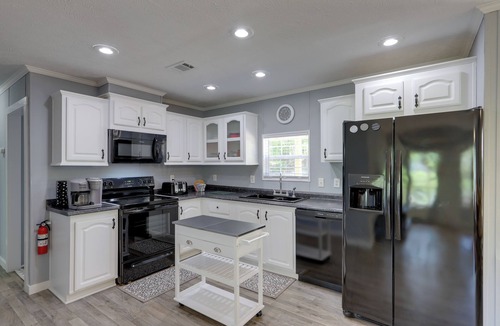 Eatonton Cottage | Waterfront Lake Sinclair Home: Dock + Grill!