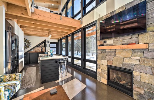 Two Harbors Cabin | Waterfront Lake Superior Cabin: Fire Pit & More!