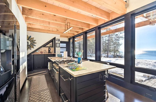 Two Harbors Cabin | Waterfront Lake Superior Cabin: Fire Pit & More!
