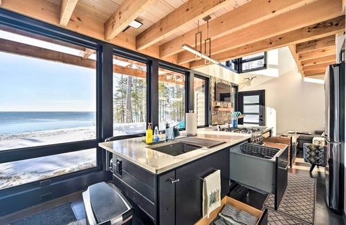 Two Harbors Cabin | Waterfront Lake Superior Cabin: Fire Pit & More!