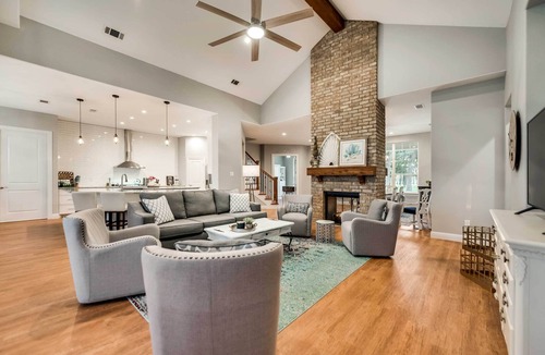Quinlan Cottage | Waterfront Lake Tawakoni Home w/Fire Pit!