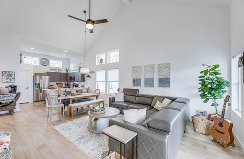 Granite Shoals House | Waterfront Lake LBJ Retreat w/Hot Tub & Deck!